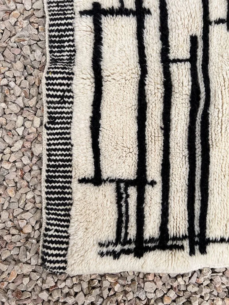 MRIRT BENI OURAIN RUG "SHALOW" 10’ 2” x 3’ 1”