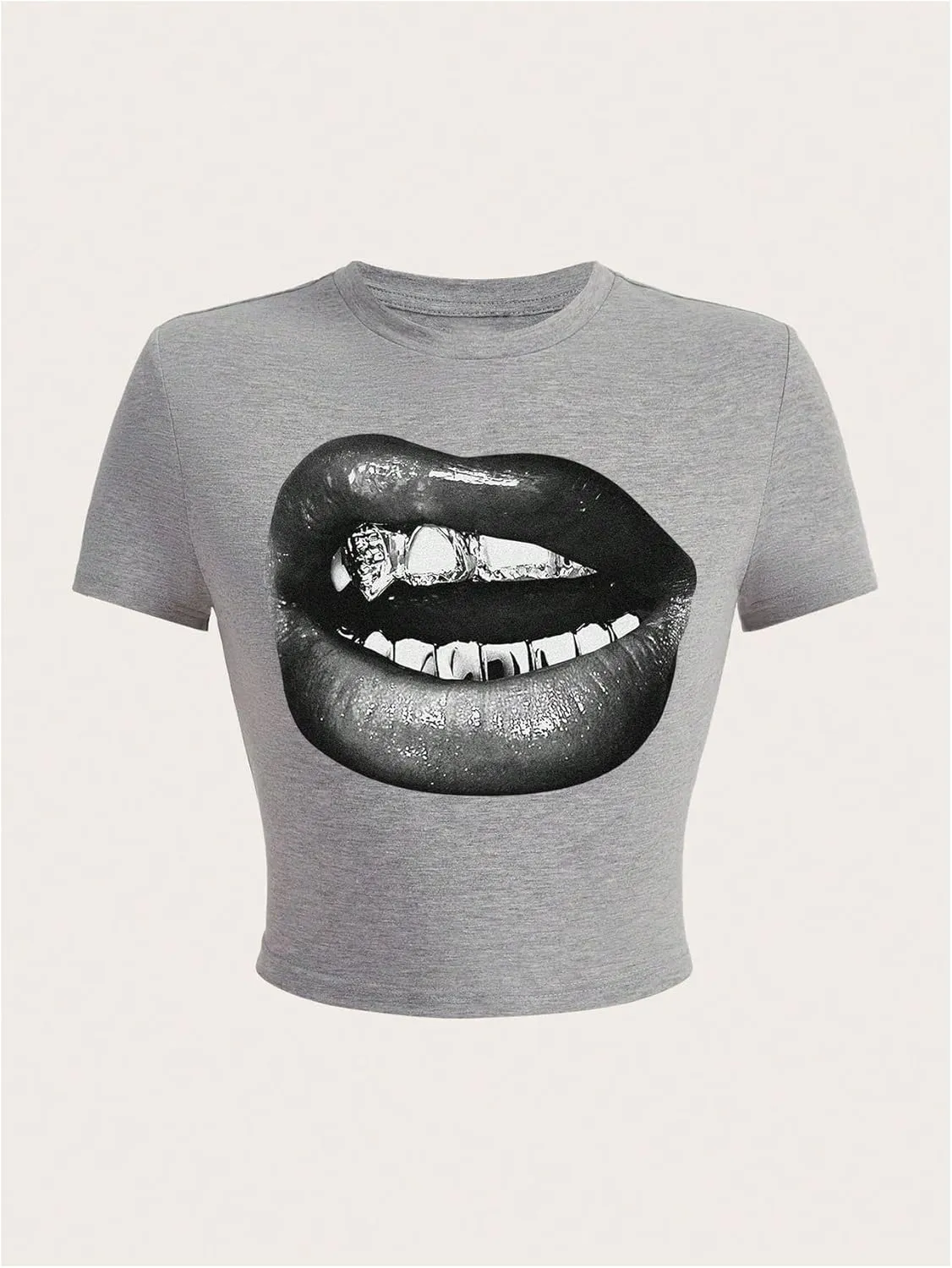 WDIRARA Women's Graphic Lip Print Crop Tee Shirt Round Neck Short Sleeve T-Shirt Slim Fit Top