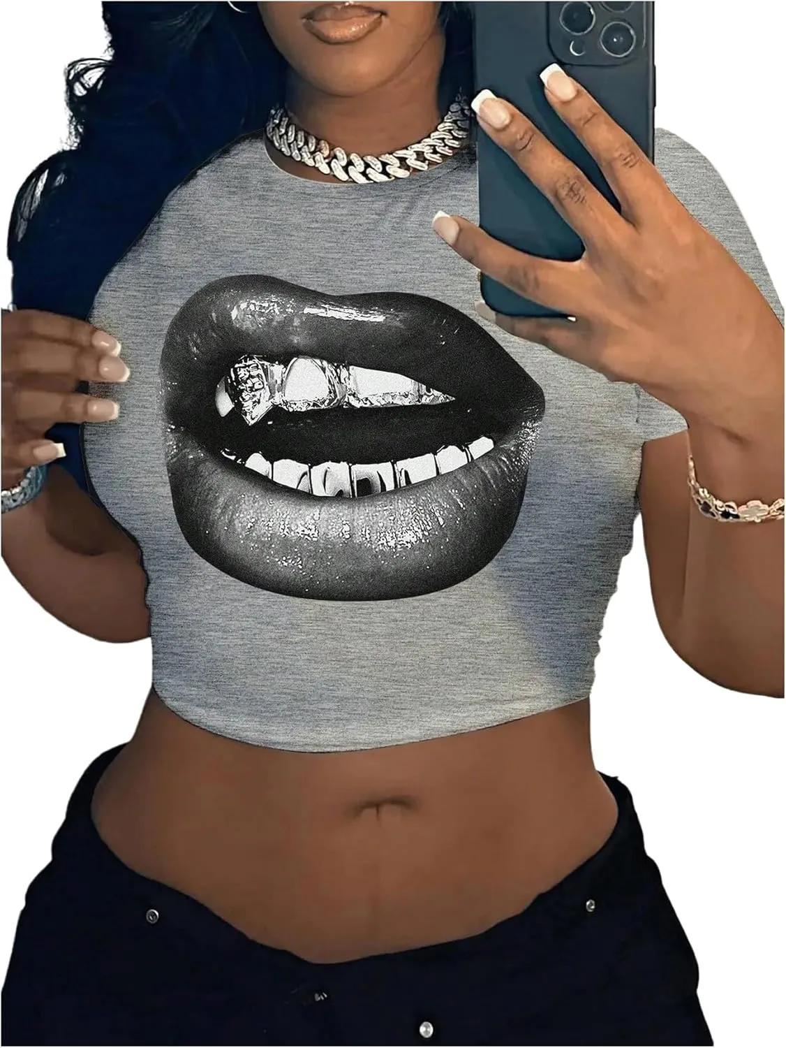 WDIRARA Women's Graphic Lip Print Crop Tee Shirt Round Neck Short Sleeve T-Shirt Slim Fit Top