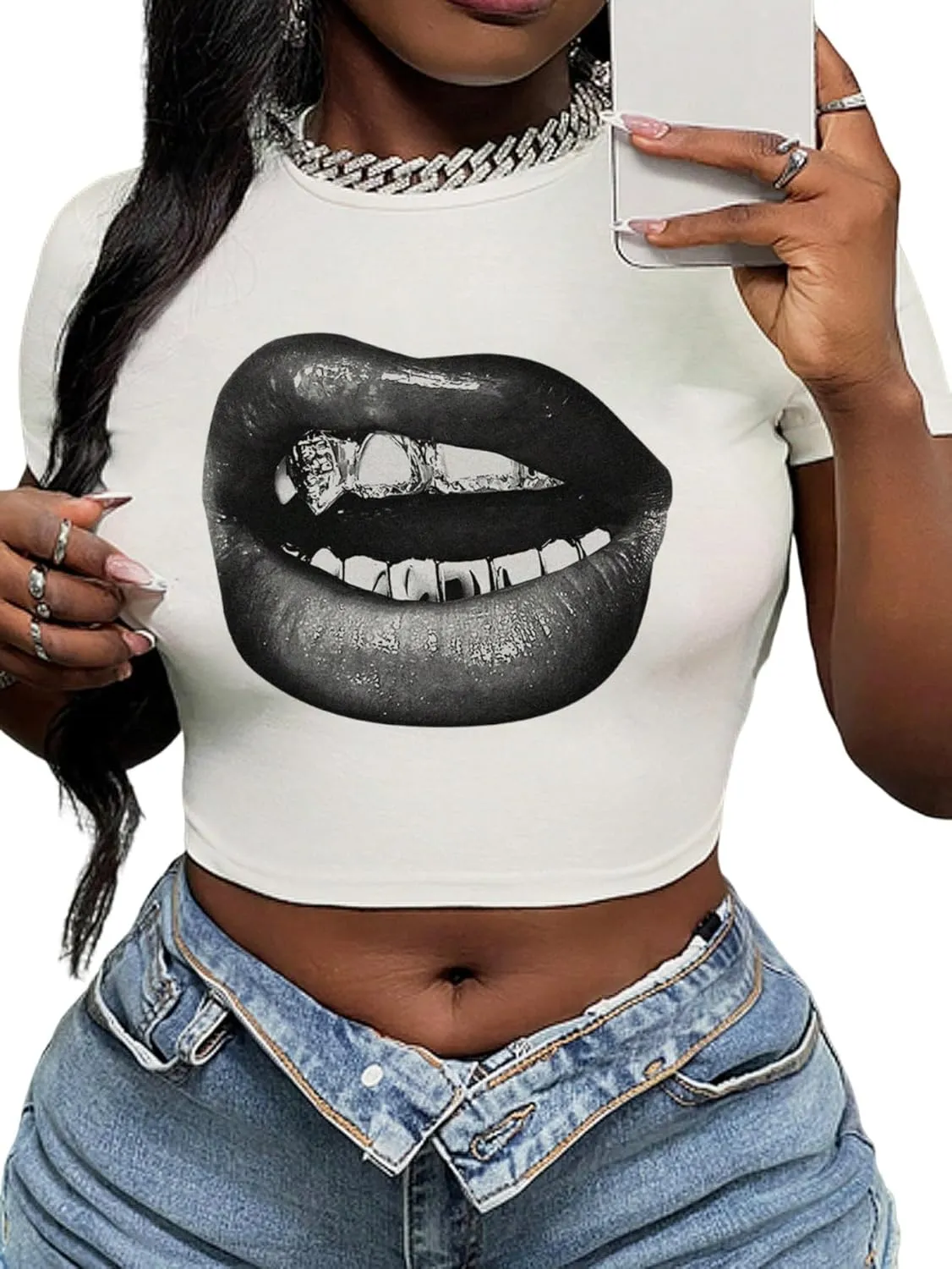 WDIRARA Women's Graphic Lip Print Crop Tee Shirt Round Neck Short Sleeve T-Shirt Slim Fit Top